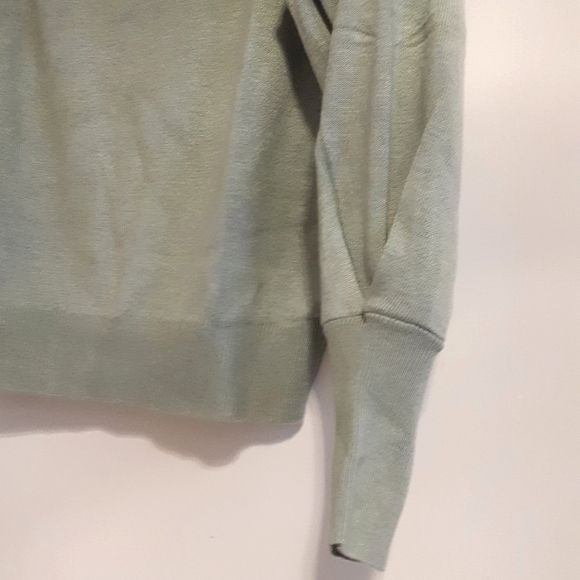 RW&CO. V-Neck sweater - Picture 3 of 6